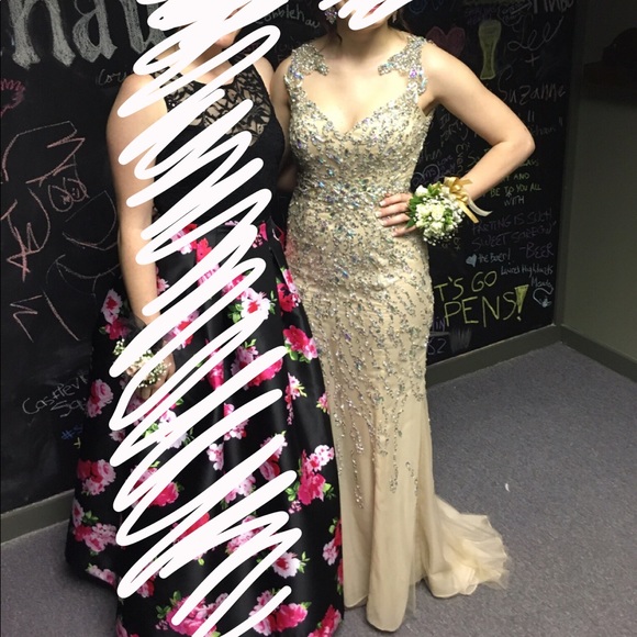 Prom dress - Picture 3 of 4